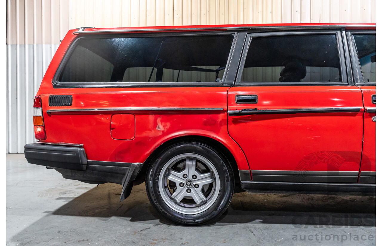 2/1988 Volvo 240GL 5d Estate Red 2.3L