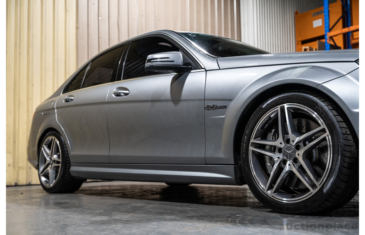 11/2011 Mercedes-Benz C63 AMG W204 MY11 4d Sedan Palladium Silver Metallic V8 6.2L