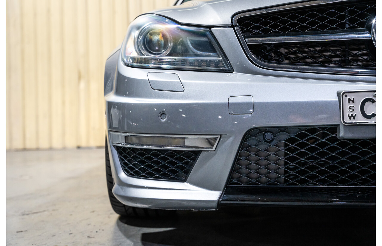 11/2011 Mercedes-Benz C63 AMG W204 MY11 4d Sedan Palladium Silver Metallic V8 6.2L