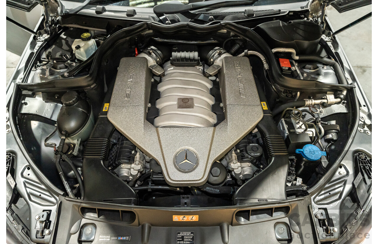 11/2011 Mercedes-Benz C63 AMG W204 MY11 4d Sedan Palladium Silver Metallic V8 6.2L