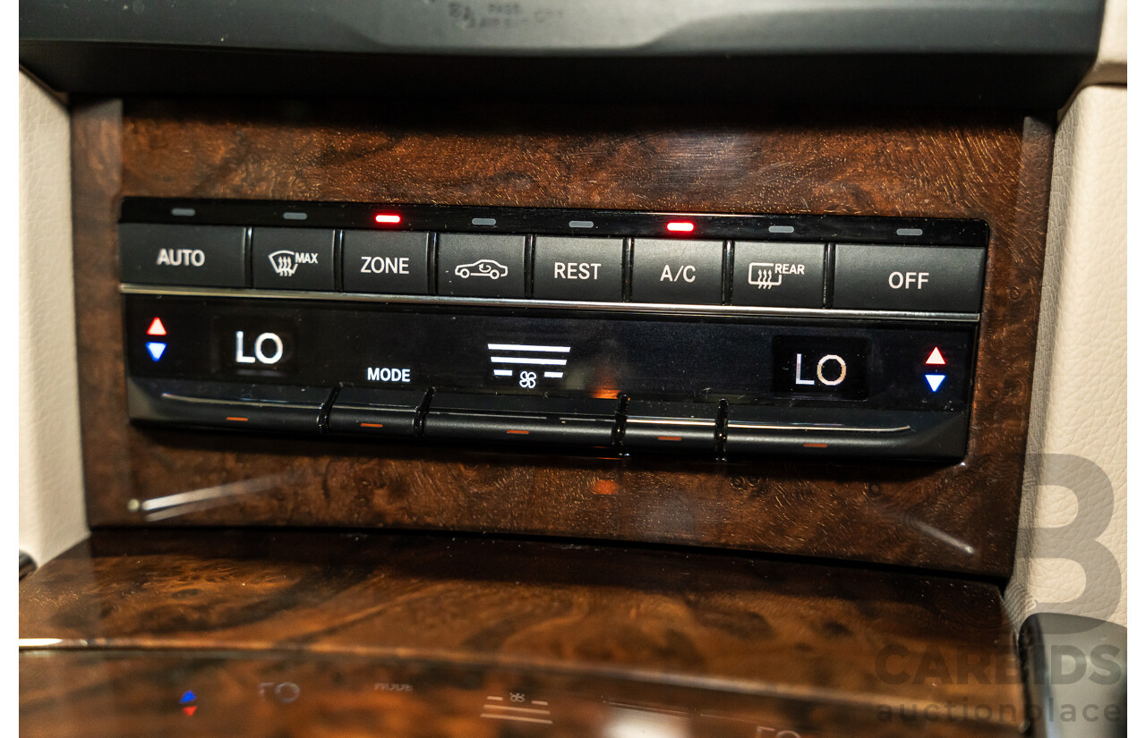 9/2013 Mercedes Benz E300 Bluetec Hybrid 212 MY13 4d Sedan Dolomite Brown Metallic Turbo Diesel 2.1L - Hybrid