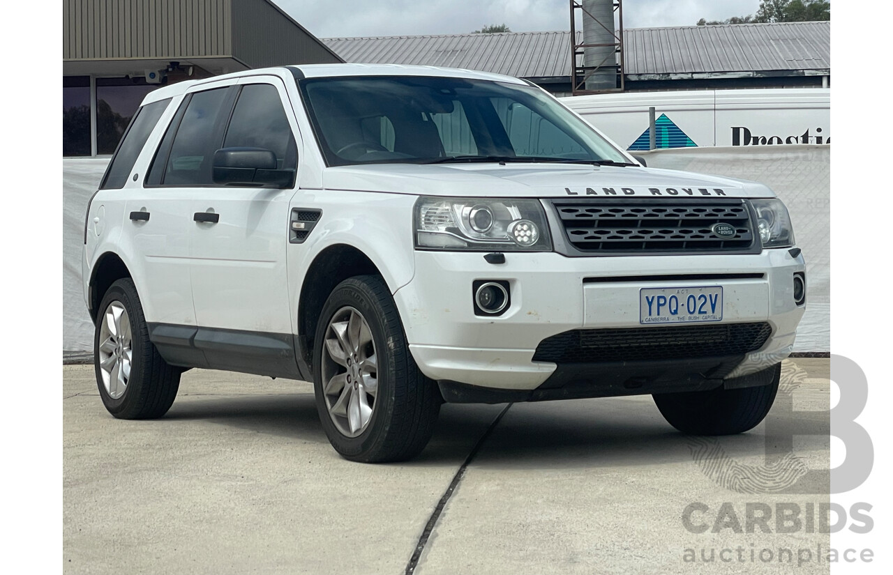 01/2014 Land Rover Freelander 2 TD4 (4x4) 4x4 LF MY14 4D Wagon White 2.2L