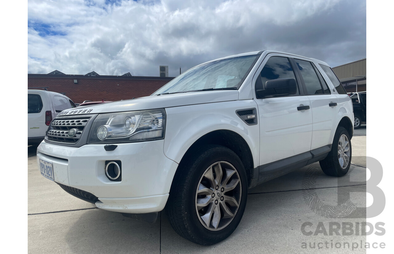 01/2014 Land Rover Freelander 2 TD4 (4x4) 4x4 LF MY14 4D Wagon White 2.2L