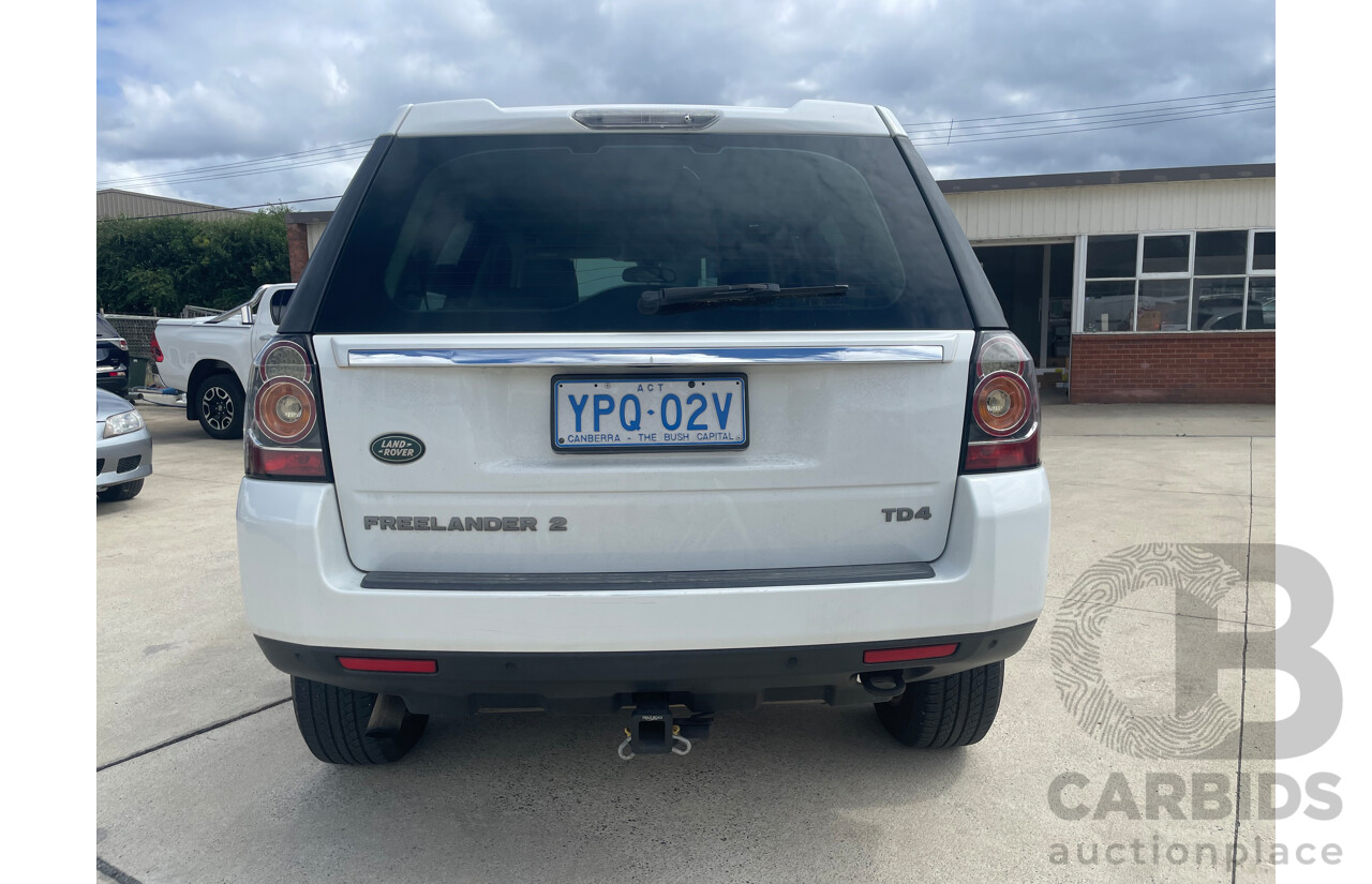 01/2014 Land Rover Freelander 2 TD4 (4x4) 4x4 LF MY14 4D Wagon White 2.2L