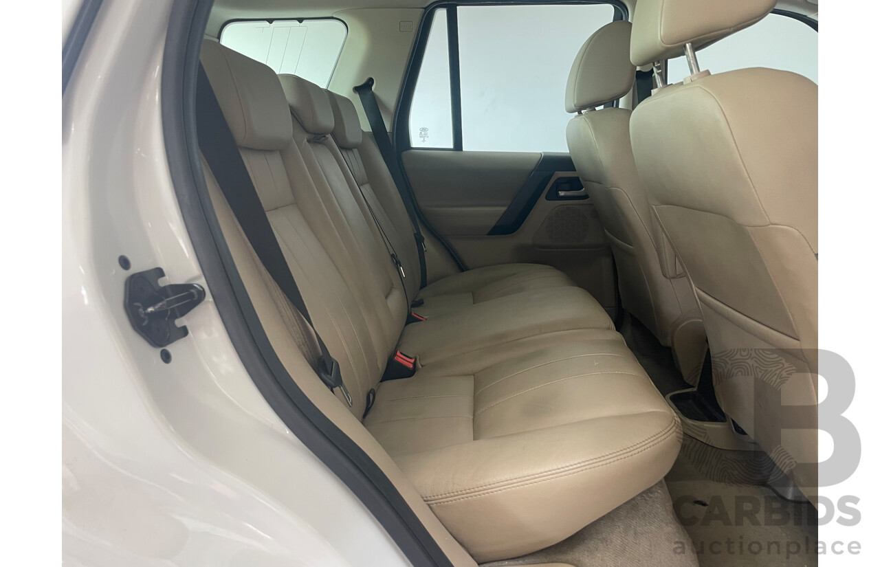 01/2014 Land Rover Freelander 2 TD4 (4x4) 4x4 LF MY14 4D Wagon White 2.2L