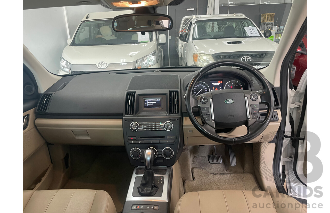 01/2014 Land Rover Freelander 2 TD4 (4x4) 4x4 LF MY14 4D Wagon White 2.2L