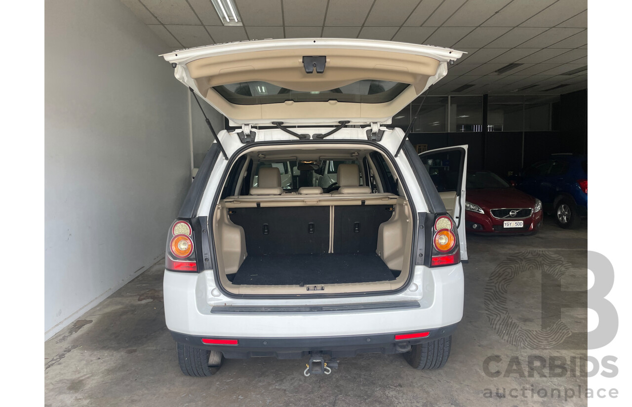 01/2014 Land Rover Freelander 2 TD4 (4x4) 4x4 LF MY14 4D Wagon White 2.2L