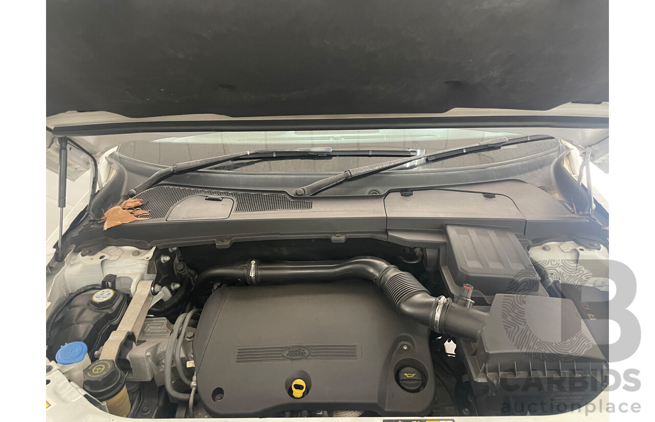 01/2014 Land Rover Freelander 2 TD4 (4x4) 4x4 LF MY14 4D Wagon White 2.2L