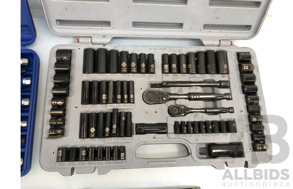 Kinchrome 24 Piece Tamper Proof Torx Short Arm Allen Keys, 68 Piece Stanley Socket Set, 2x Kinchrome Socket Sets 4x Ratchets, 1x Extender and Kinchrome XL Screwdriver Set