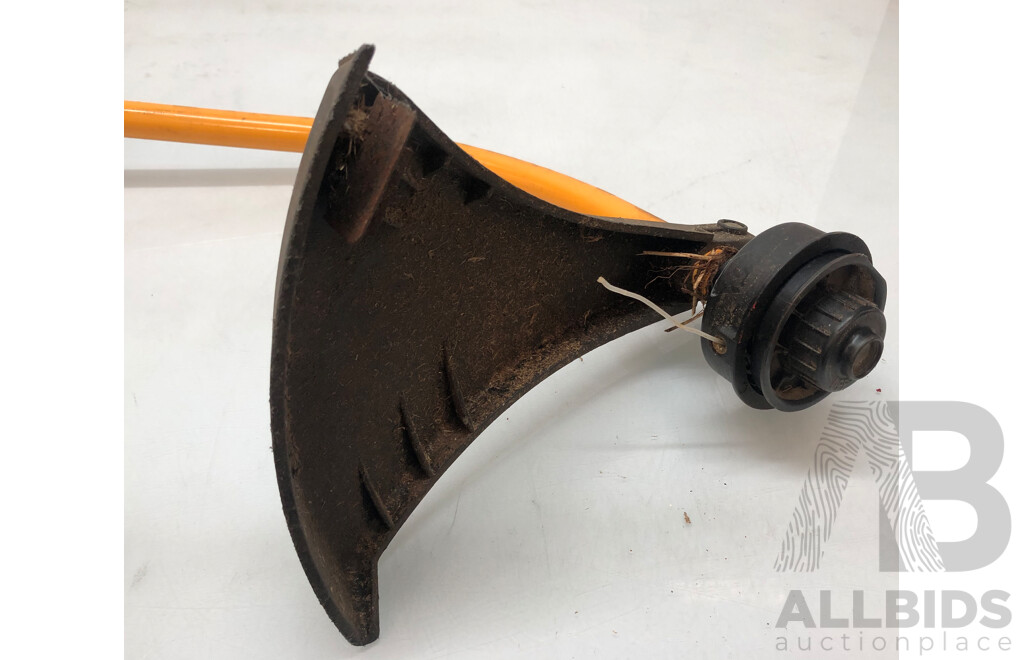 Ryobi PLT2543 Petrol Line Trimmer