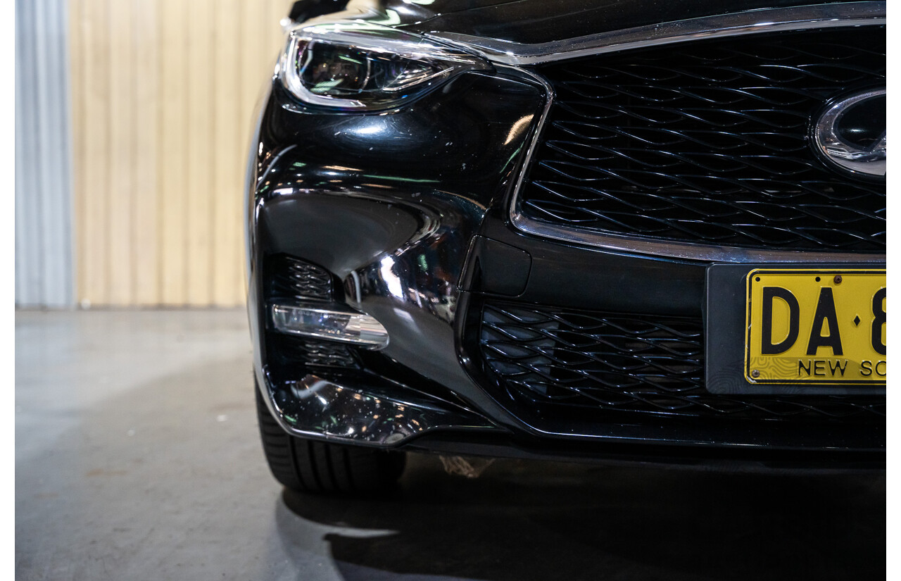 08/2016 Infiniti Q30 Sport 4d Hatchback Metallic Black Turbo Diesel 2.2L