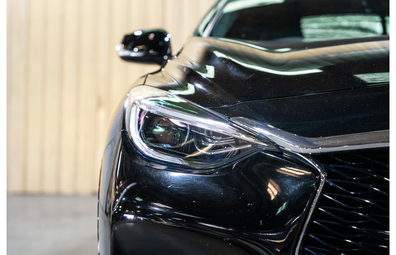 08/2016 Infiniti Q30 Sport 4d Hatchback Metallic Black Turbo Diesel 2.2L