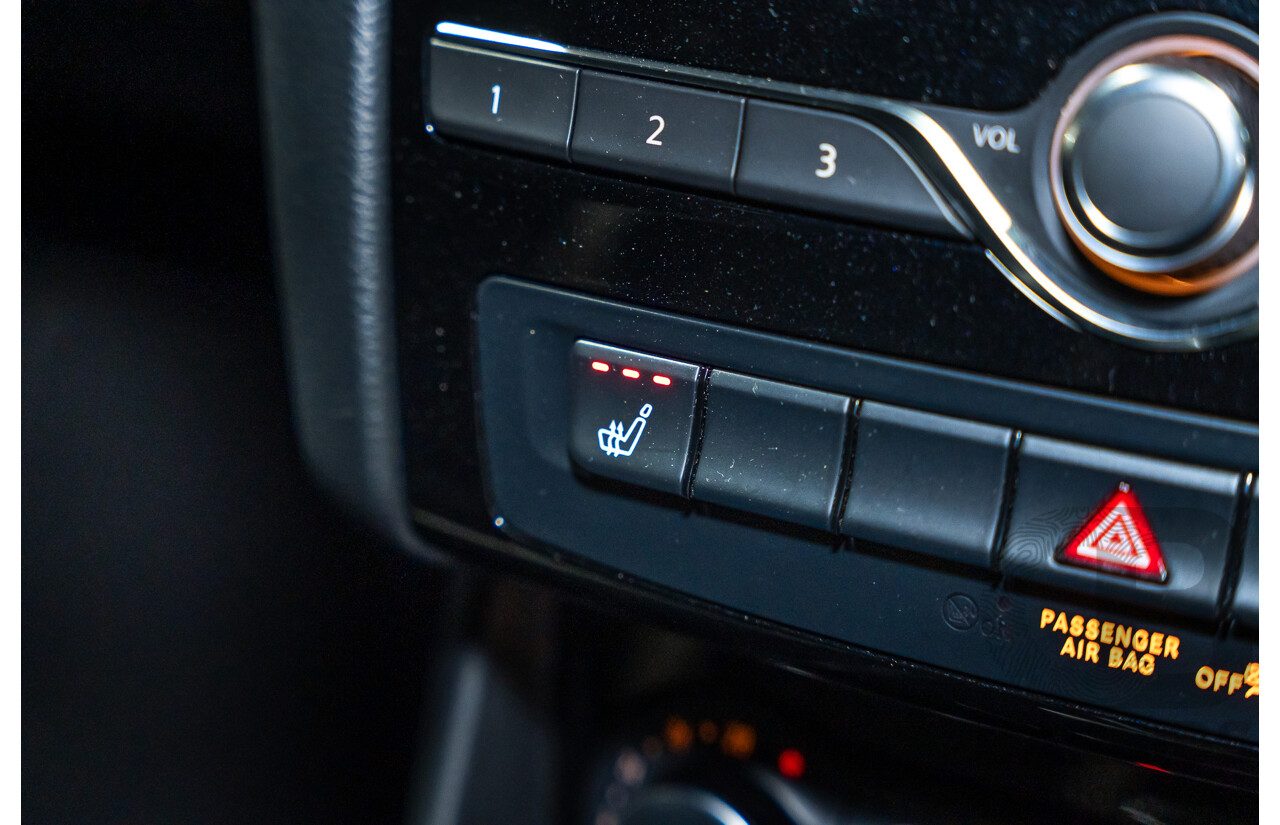 08/2016 Infiniti Q30 Sport 4d Hatchback Metallic Black Turbo Diesel 2.2L