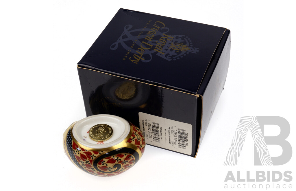 Royal Crown Derby Porcelain Country Mouse Paperweight in Original Box