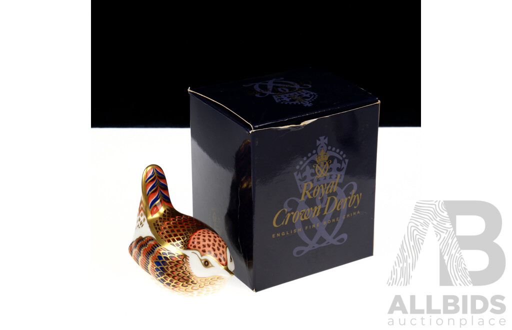 Royal Crown Derby Porcelain Derby Wren Paperweight in Original Box