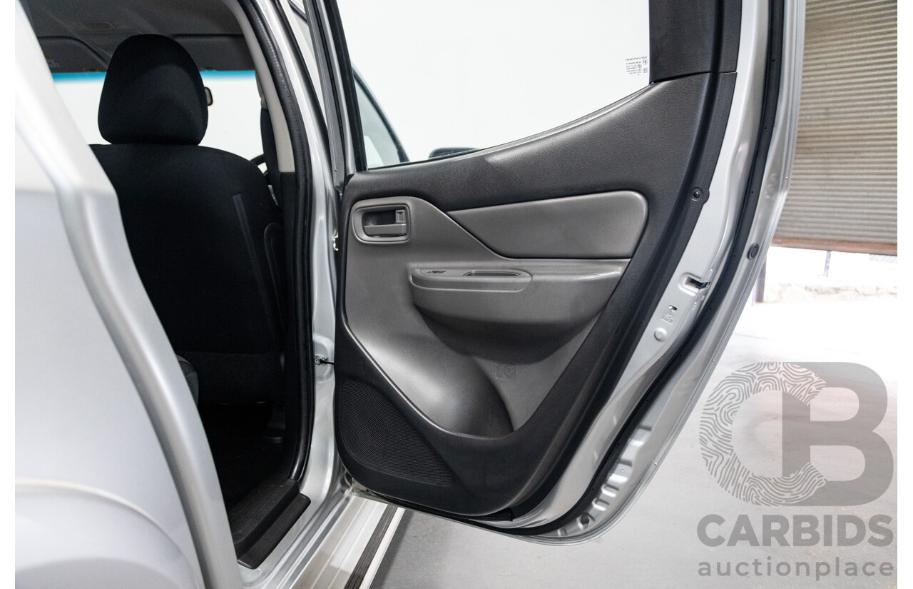 10/2015 Mitsubishi Triton GLX (4x4) MQ MY16 Dual Cab Utility Metallic Silver Turbo Diesel 2.4L