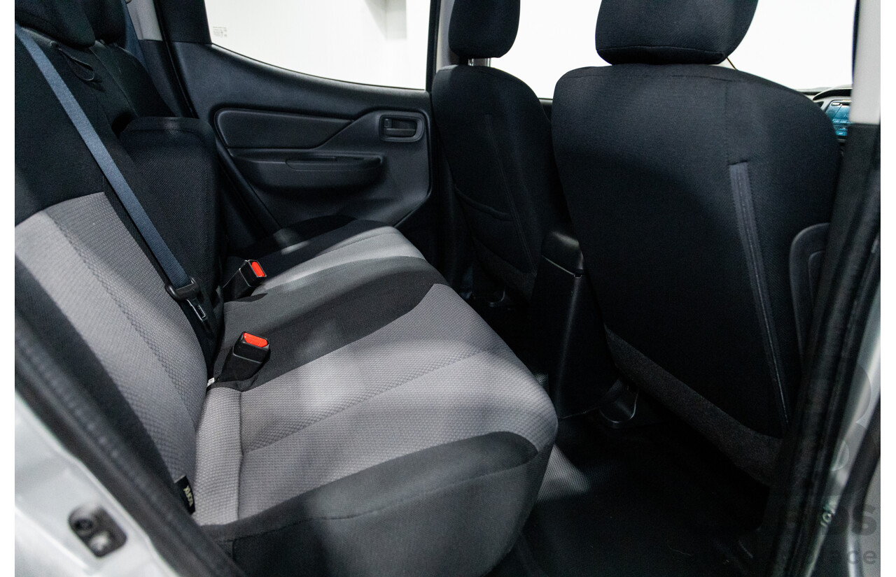 10/2015 Mitsubishi Triton GLX (4x4) MQ MY16 Dual Cab Utility Metallic Silver Turbo Diesel 2.4L