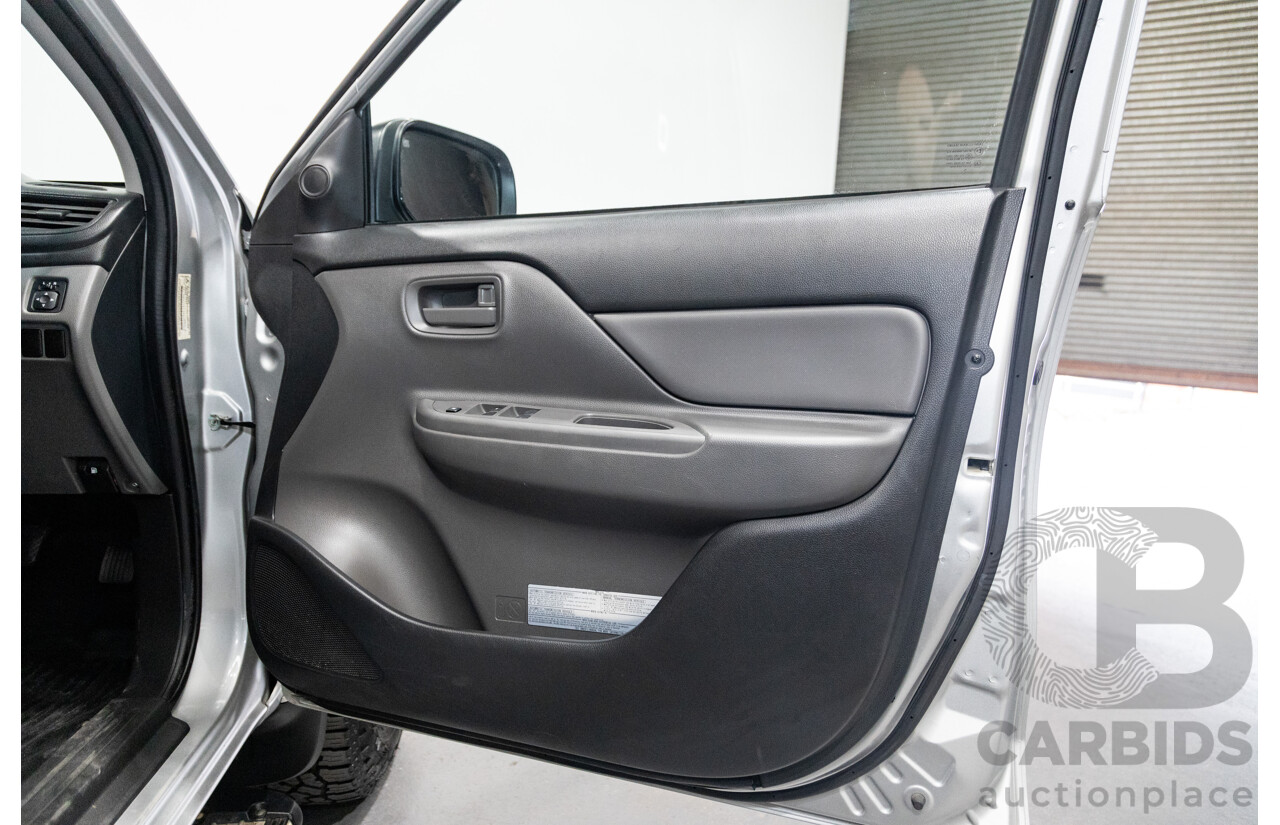 10/2015 Mitsubishi Triton GLX (4x4) MQ MY16 Dual Cab Utility Metallic Silver Turbo Diesel 2.4L