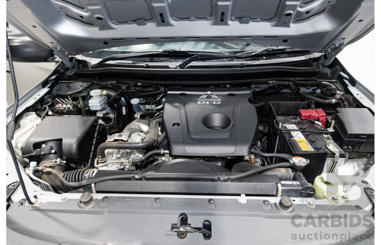 10/2015 Mitsubishi Triton GLX (4x4) MQ MY16 Dual Cab Utility Metallic Silver Turbo Diesel 2.4L