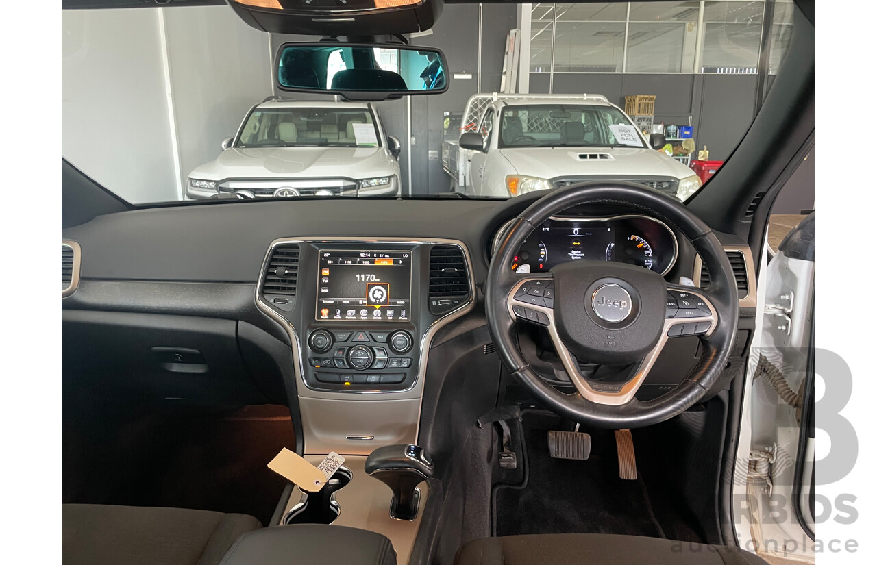 06/2015 Jeep Grand Cherokee LAREDO (4x4) 4x4 WK MY15 4D Wagon White 3.0L