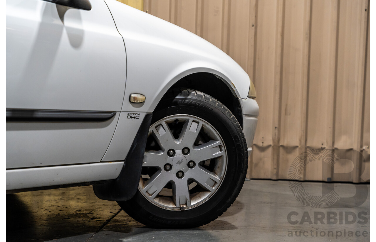 5/2002 Ford Falcon XL Tradesman AUII 2d C/Chas White 4.0L