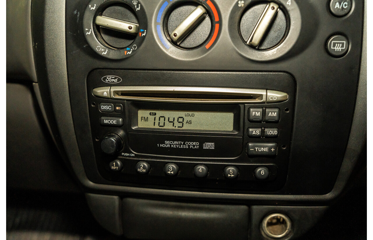 5/2002 Ford Falcon XL Tradesman AUII 2d C/Chas White 4.0L