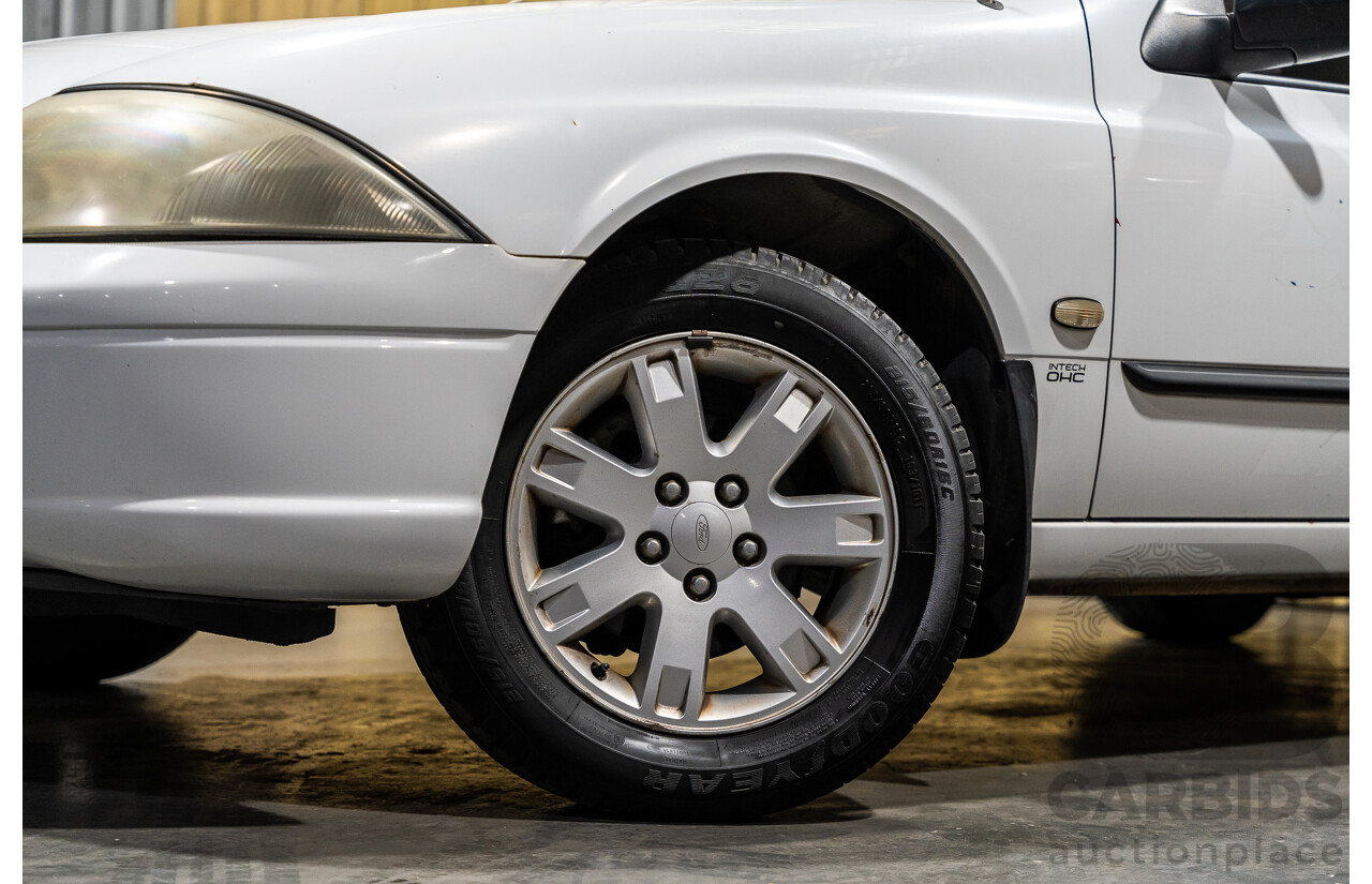 5/2002 Ford Falcon XL Tradesman AUII 2d C/Chas White 4.0L