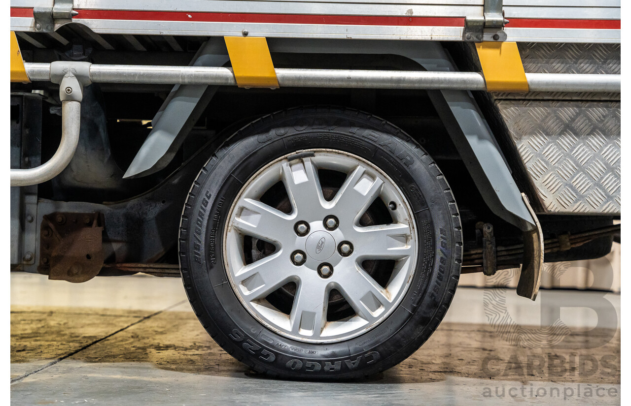 5/2002 Ford Falcon XL Tradesman AUII 2d C/Chas White 4.0L