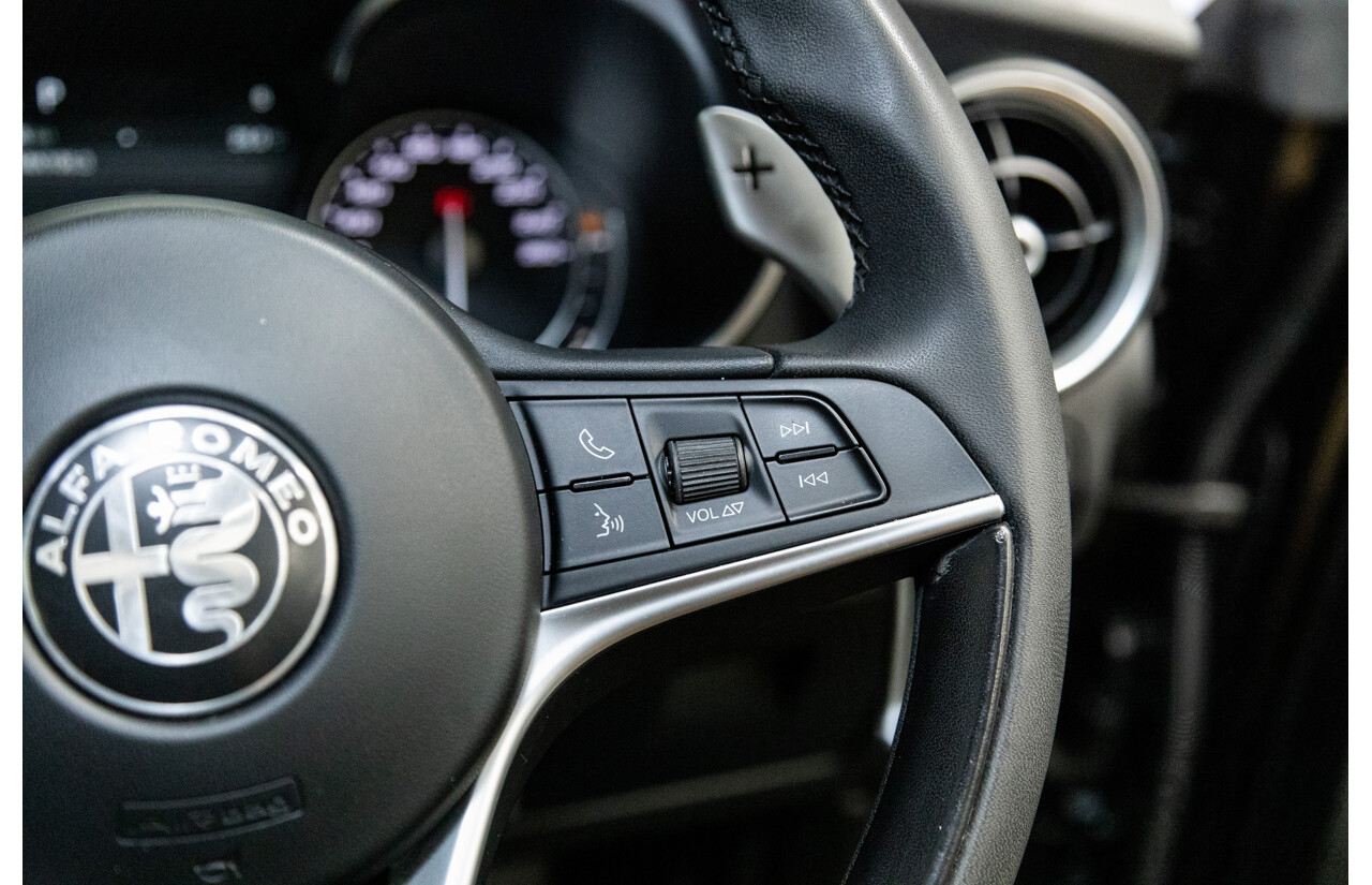 07/2020 Alfa Romeo Stelvio Q4 (AWD) 949 4D Wagon Metallic Black Turbo Diesel 2.1L