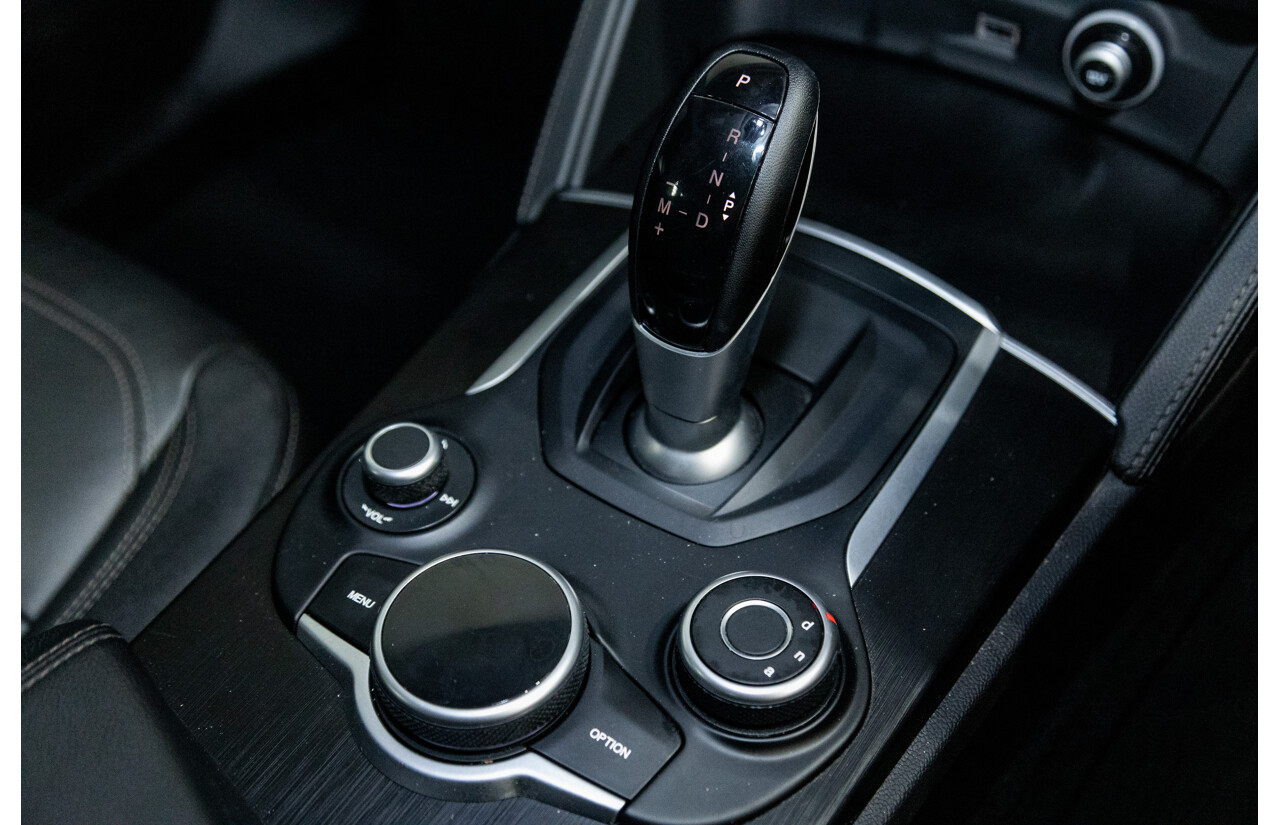 07/2020 Alfa Romeo Stelvio Q4 (AWD) 949 4D Wagon Metallic Black Turbo Diesel 2.1L