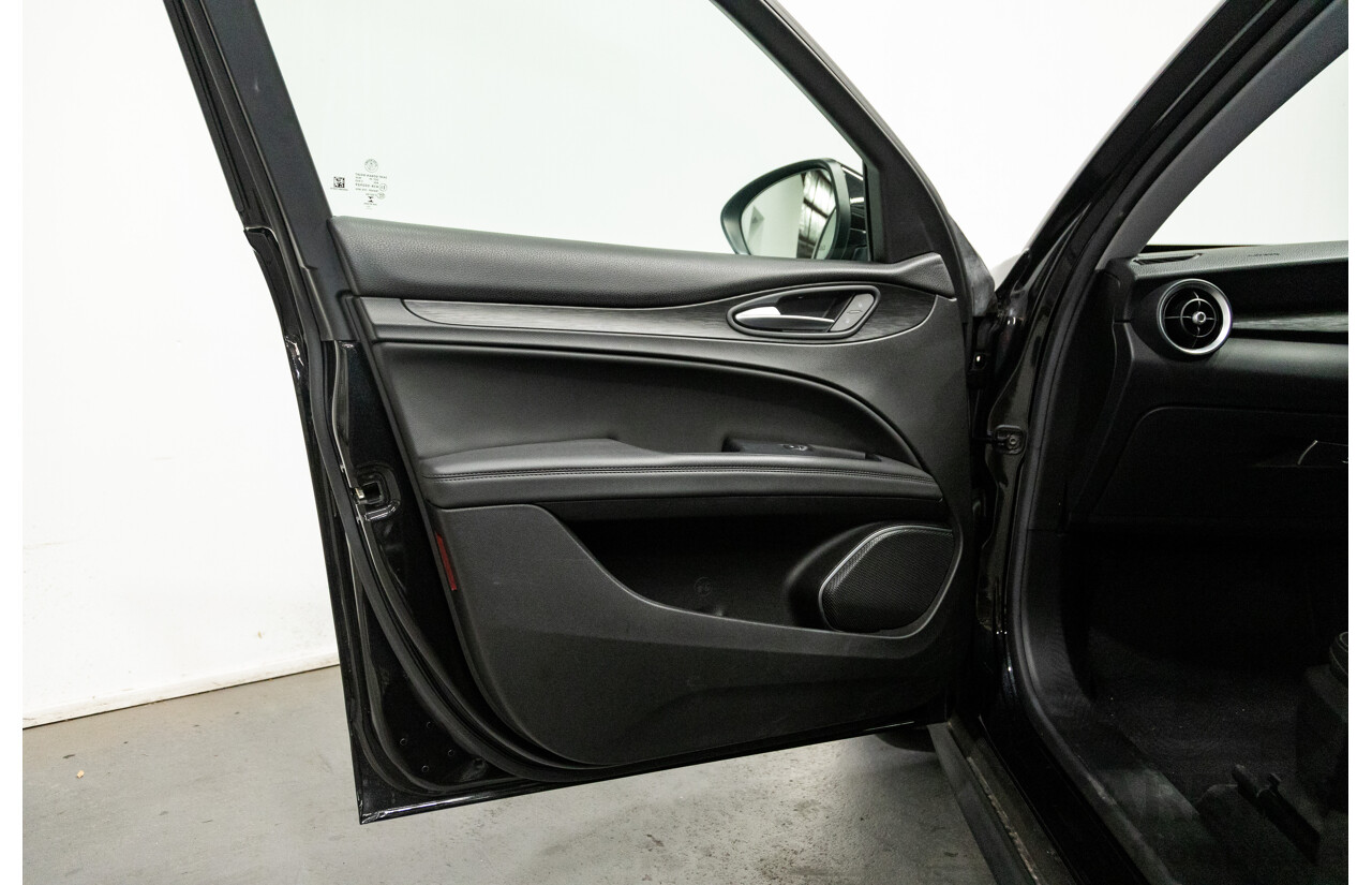 07/2020 Alfa Romeo Stelvio Q4 (AWD) 949 4D Wagon Metallic Black Turbo Diesel 2.1L