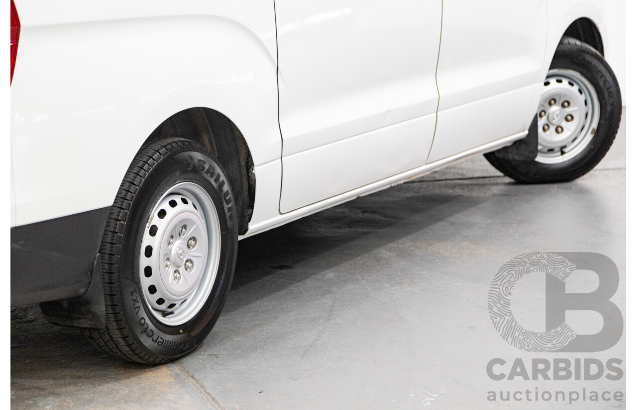 09/2020 Hyundai iLoad 3S LIFTBACK TQ4 MY21 4D Van White Turbo Diesel 2.5L