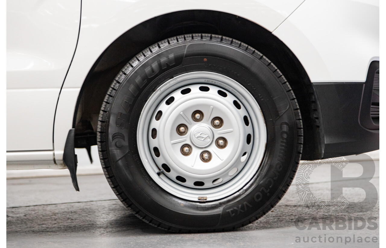 09/2020 Hyundai iLoad 3S LIFTBACK TQ4 MY21 4D Van White Turbo Diesel 2.5L