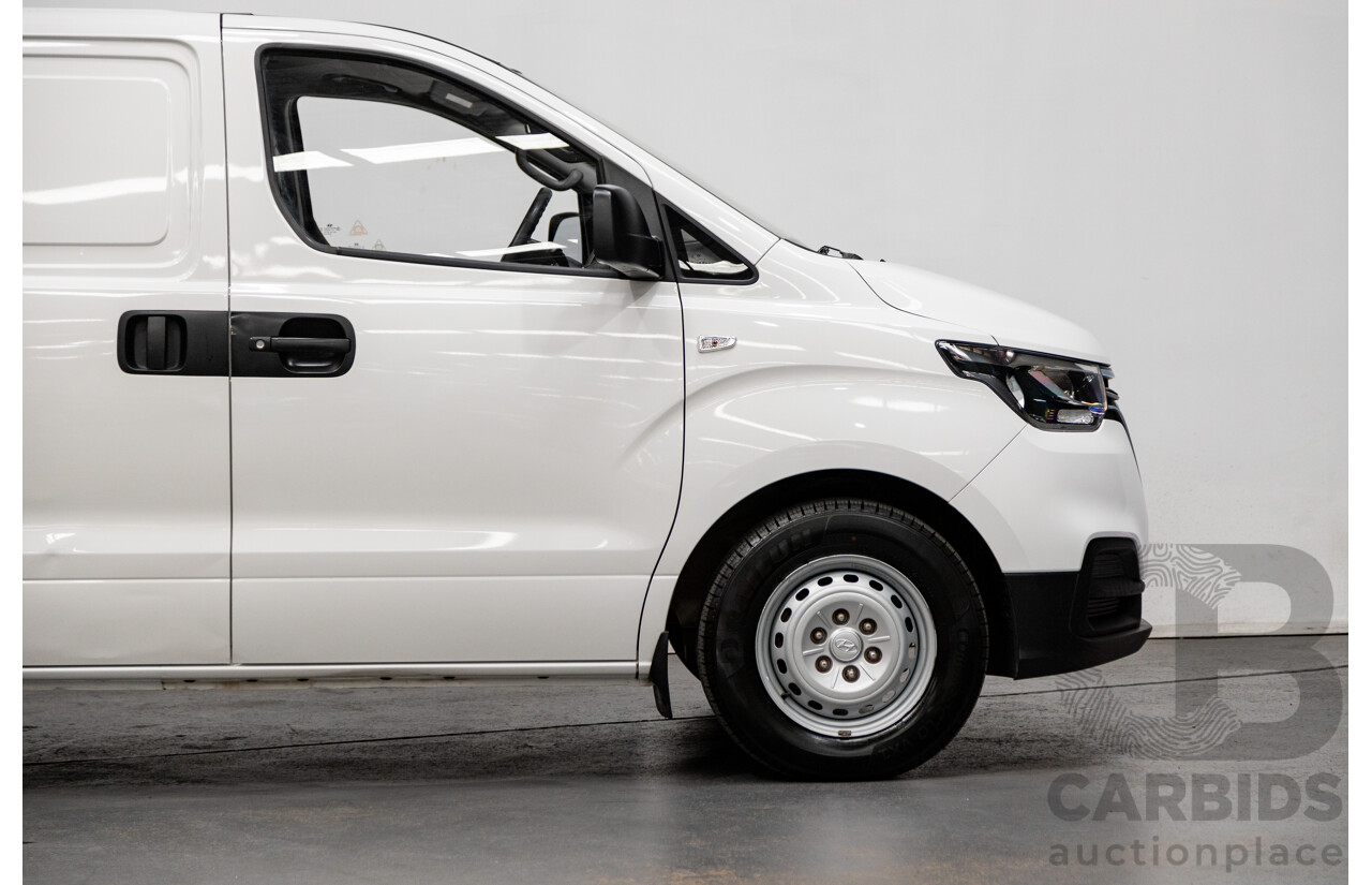 09/2020 Hyundai iLoad 3S LIFTBACK TQ4 MY21 4D Van White Turbo Diesel 2.5L