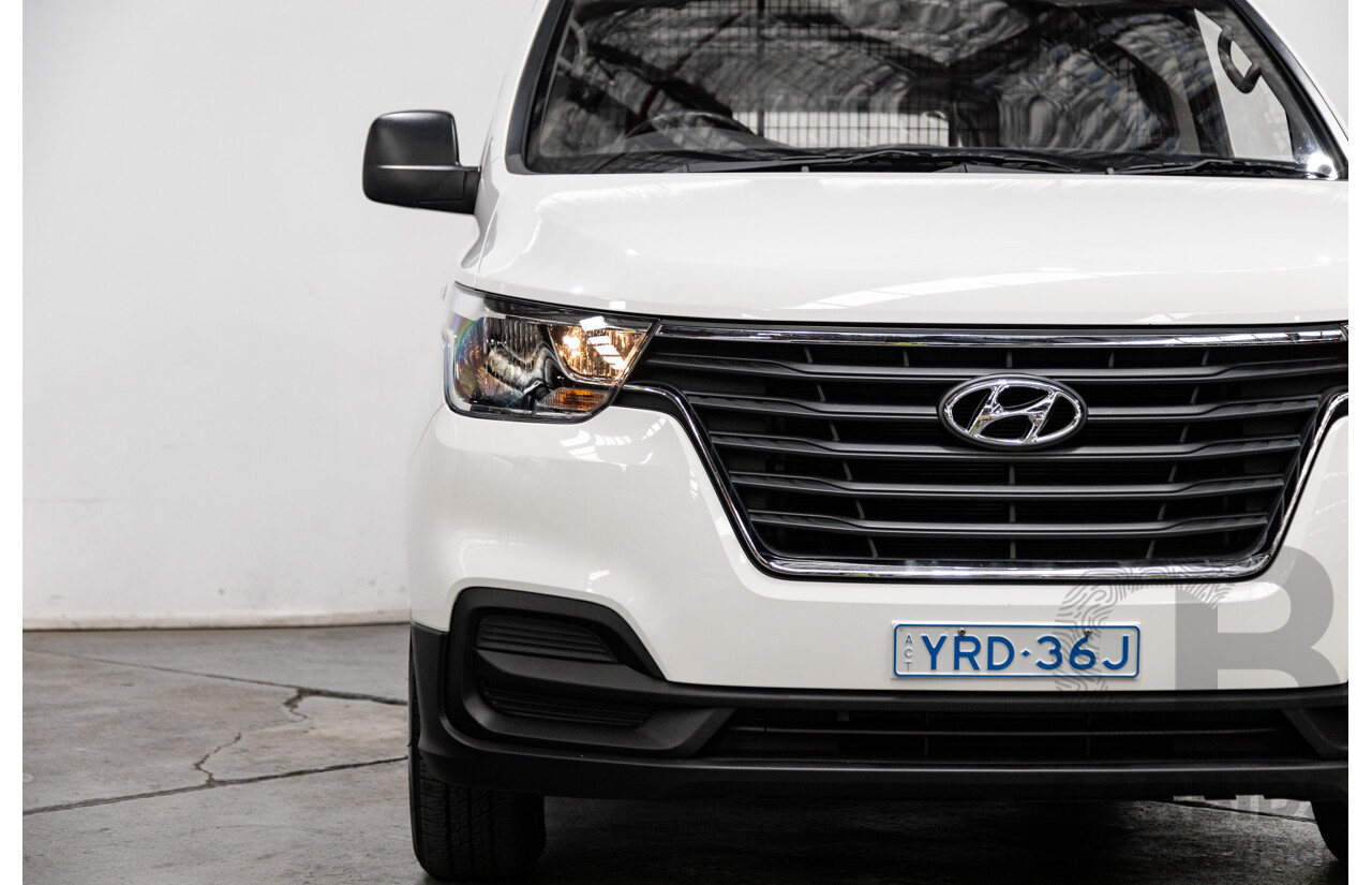 09/2020 Hyundai iLoad 3S LIFTBACK TQ4 MY21 4D Van White Turbo Diesel 2.5L