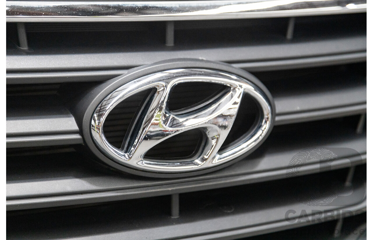 09/2020 Hyundai iLoad 3S LIFTBACK TQ4 MY21 4D Van White Turbo Diesel 2.5L