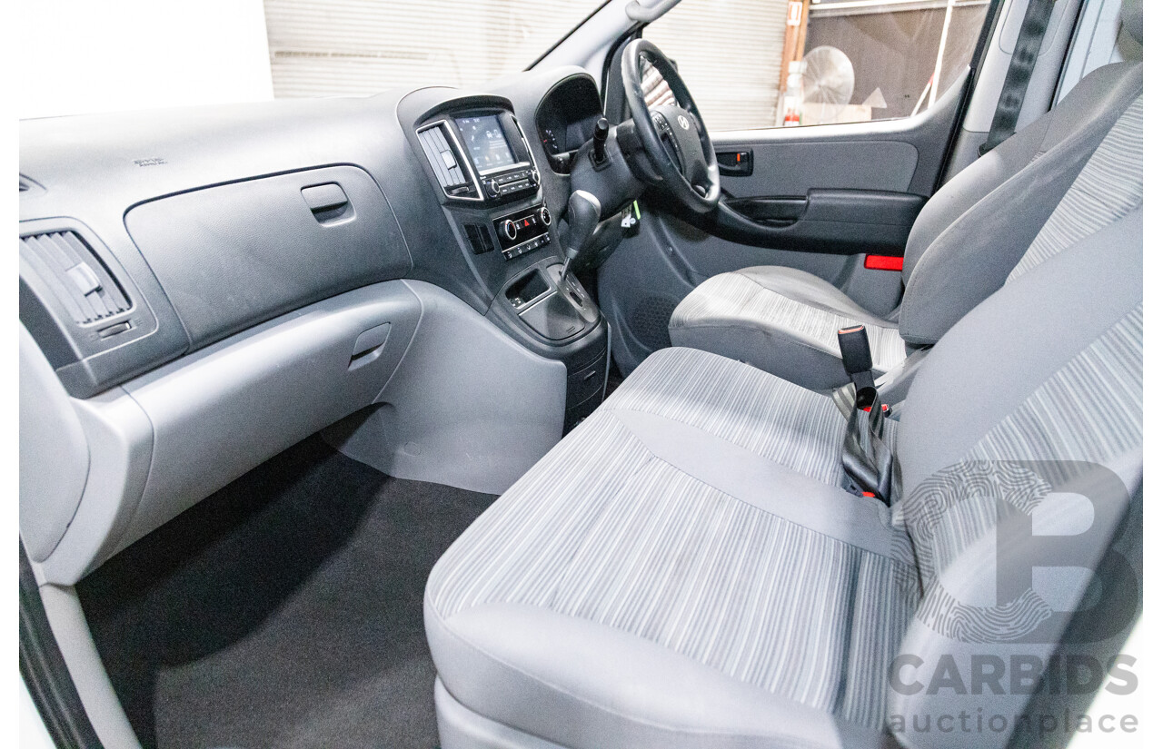 09/2020 Hyundai iLoad 3S LIFTBACK TQ4 MY21 4D Van White Turbo Diesel 2.5L