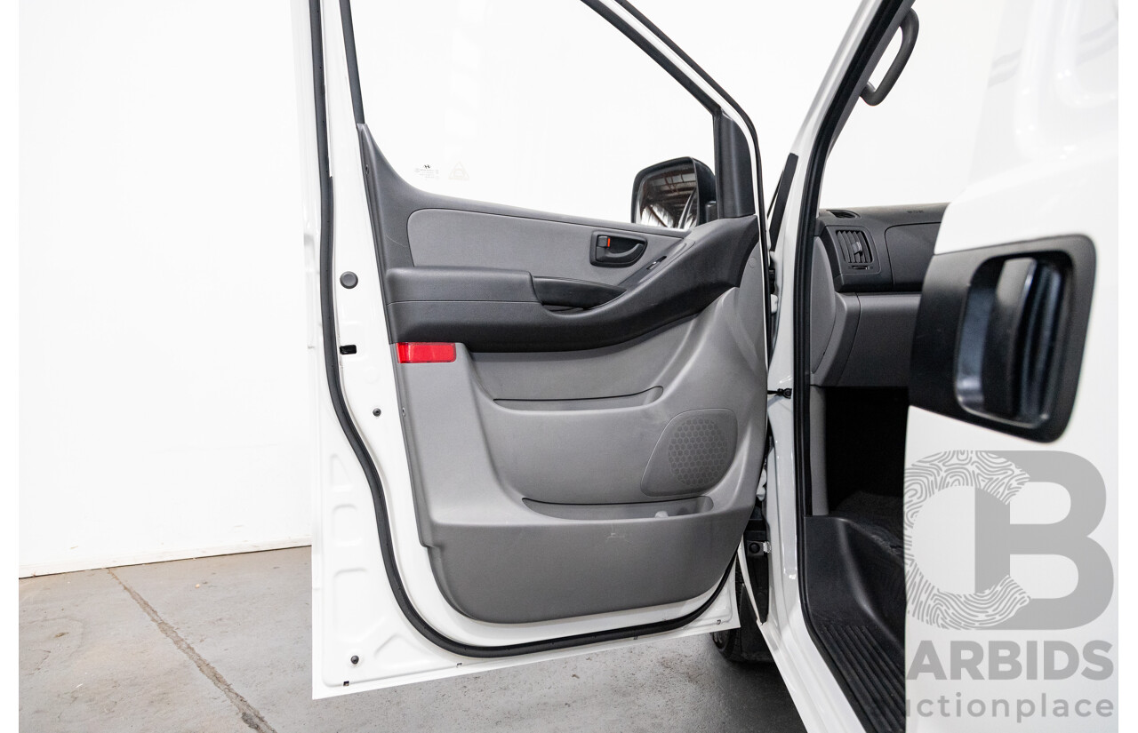 09/2020 Hyundai iLoad 3S LIFTBACK TQ4 MY21 4D Van White Turbo Diesel 2.5L