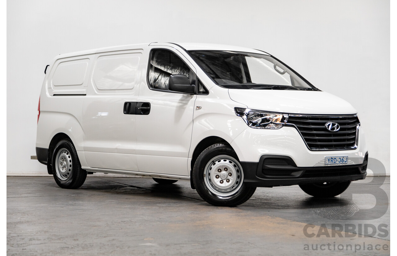 09/2020 Hyundai iLoad 3S LIFTBACK TQ4 MY21 4D Van White Turbo Diesel 2.5L