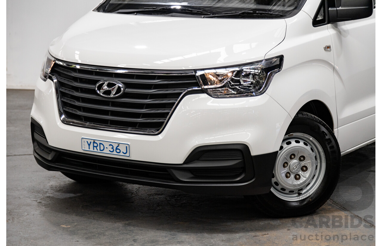 09/2020 Hyundai iLoad 3S LIFTBACK TQ4 MY21 4D Van White Turbo Diesel 2.5L