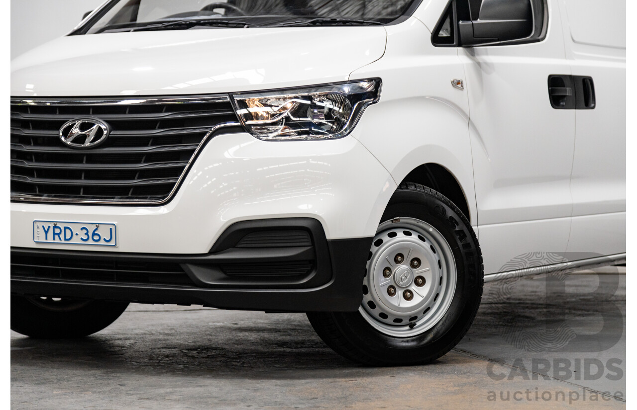 09/2020 Hyundai iLoad 3S LIFTBACK TQ4 MY21 4D Van White Turbo Diesel 2.5L
