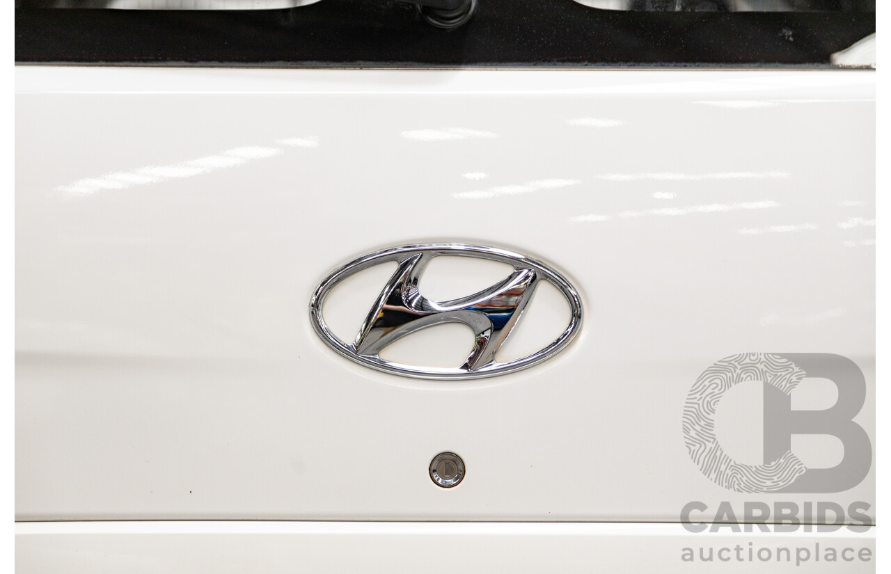 09/2020 Hyundai iLoad 3S LIFTBACK TQ4 MY21 4D Van White Turbo Diesel 2.5L