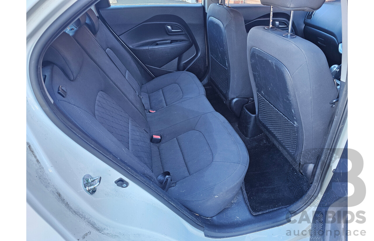 6/2015 Kia RIO S UB MY15 5d Hatchback White 1.4L