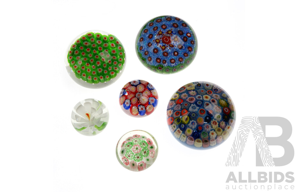 Collection Six Glass Paperweights - Lot 1532782 | ALLBIDS