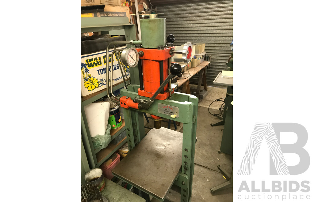 Bakahag 25 Ton Hudrualic Press