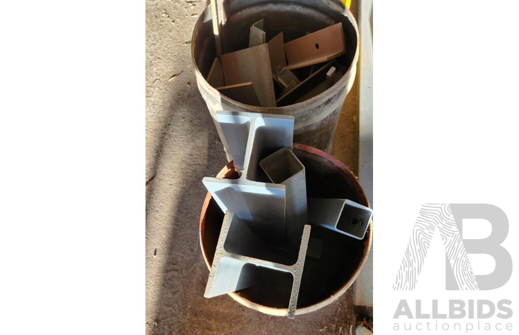 Quantity of Steel Offcuts and Scrap Metal Including Five Metal Tins