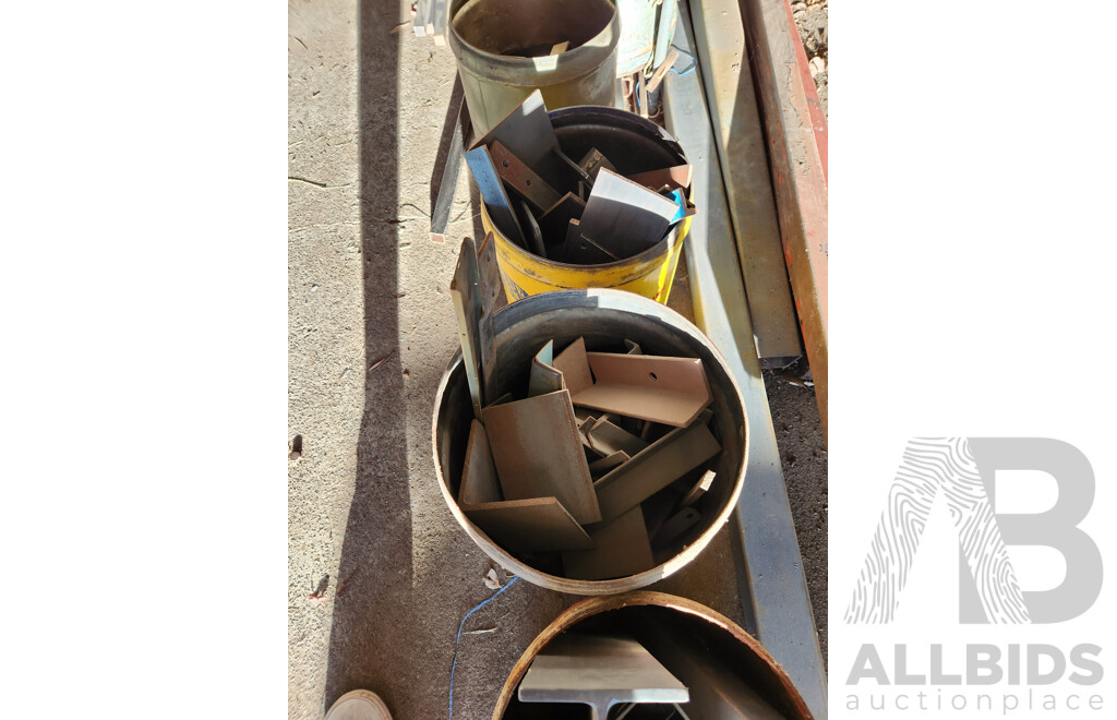 Quantity of Steel Offcuts and Scrap Metal Including Five Metal Tins