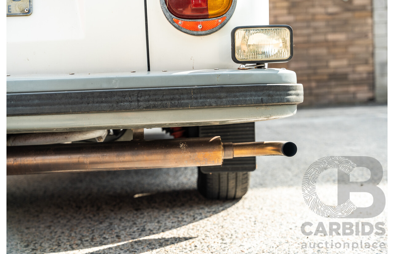 1/1970 Volkswagen Kombi Type 2 T2 Microbus Transporter Van Antarctica White 1.8L