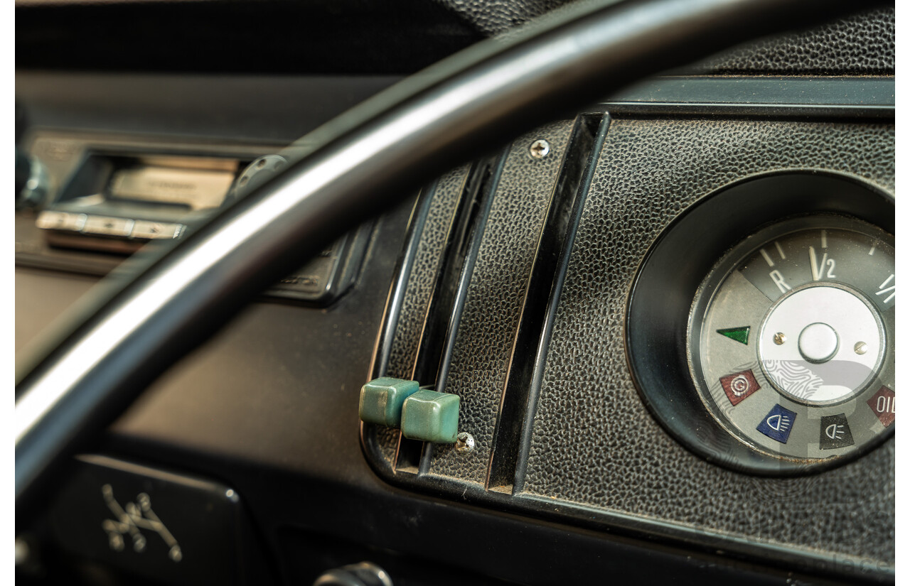 1/1970 Volkswagen Kombi Type 2 T2 Microbus Transporter Van Antarctica White 1.8L