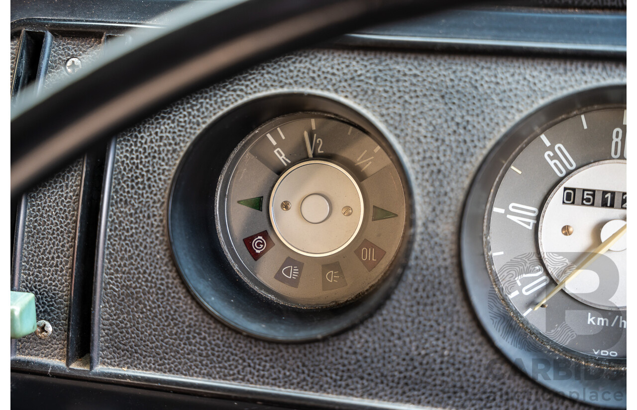 1/1970 Volkswagen Kombi Type 2 T2 Microbus Transporter Van Antarctica White 1.8L